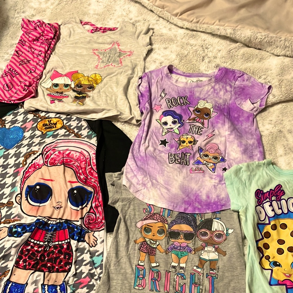 Lot/bundle size 6 LOL surprise girls outfit, shirts and pajama.